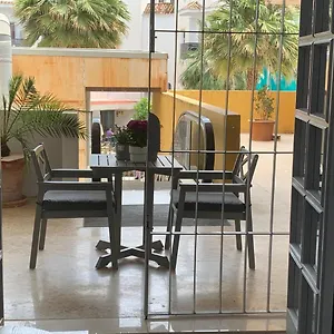 Kentia Apartment